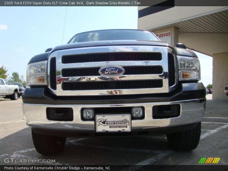 Dark Shadow Grey Metallic / Tan 2005 Ford F250 Super Duty XLT Crew Cab 4x4