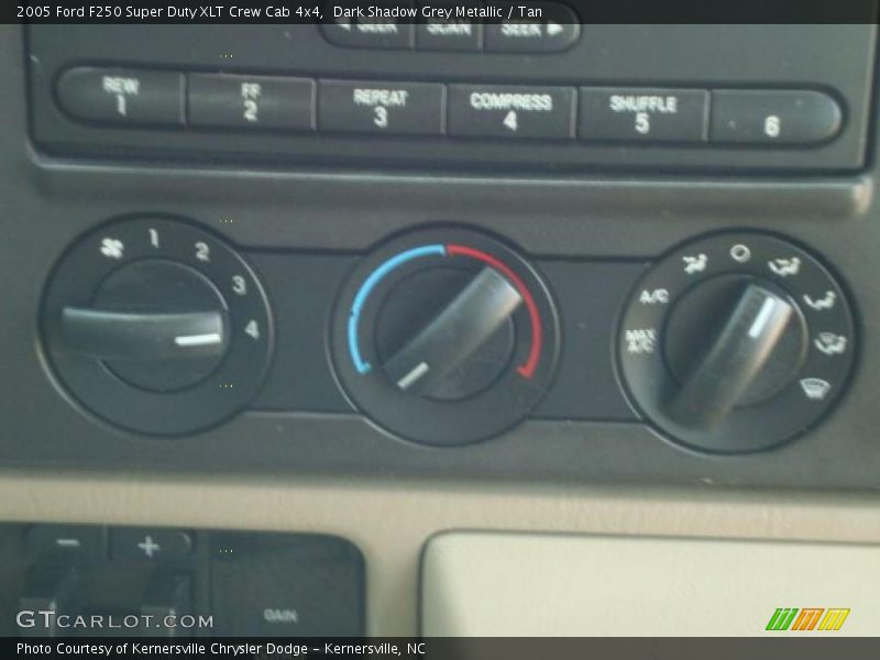 Dark Shadow Grey Metallic / Tan 2005 Ford F250 Super Duty XLT Crew Cab 4x4