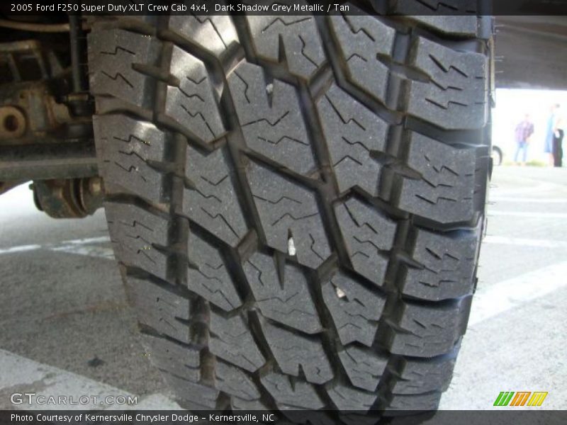 Dark Shadow Grey Metallic / Tan 2005 Ford F250 Super Duty XLT Crew Cab 4x4