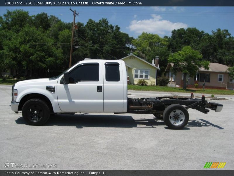 Oxford White / Medium Stone 2008 Ford F250 Super Duty XL SuperCab Chassis