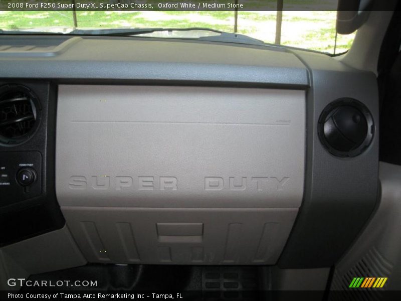 Oxford White / Medium Stone 2008 Ford F250 Super Duty XL SuperCab Chassis