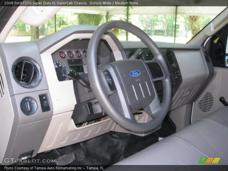 Oxford White / Medium Stone 2008 Ford F250 Super Duty XL SuperCab Chassis
