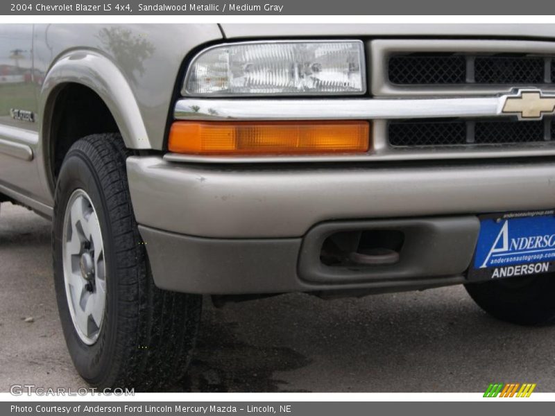 Sandalwood Metallic / Medium Gray 2004 Chevrolet Blazer LS 4x4