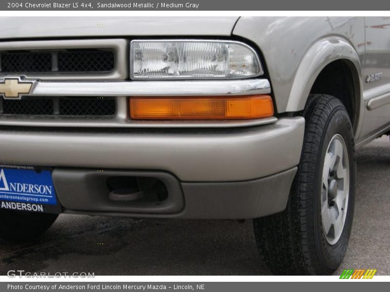 Sandalwood Metallic / Medium Gray 2004 Chevrolet Blazer LS 4x4