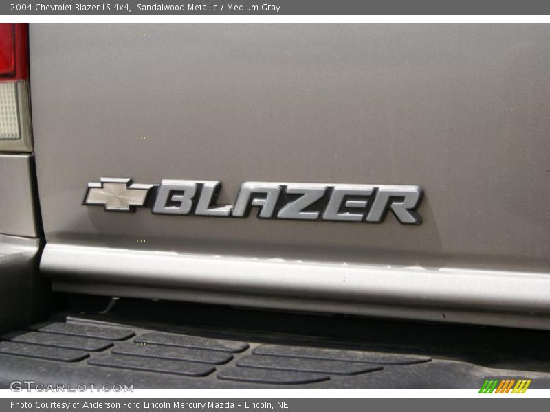 Sandalwood Metallic / Medium Gray 2004 Chevrolet Blazer LS 4x4
