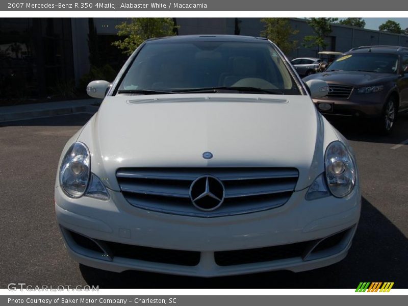 Alabaster White / Macadamia 2007 Mercedes-Benz R 350 4Matic