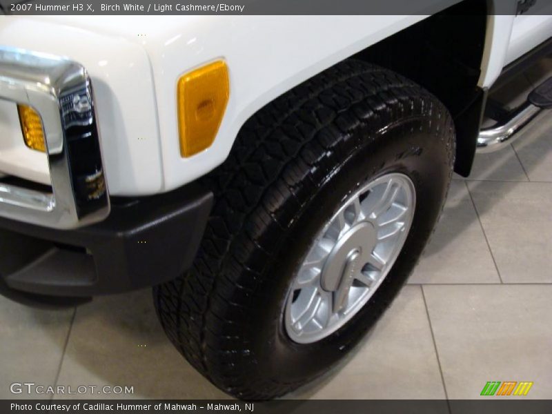 Birch White / Light Cashmere/Ebony 2007 Hummer H3 X