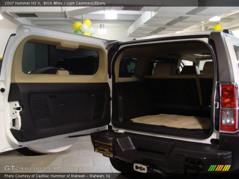 Birch White / Light Cashmere/Ebony 2007 Hummer H3 X