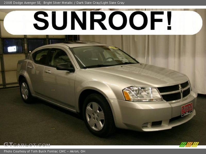 Bright Silver Metallic / Dark Slate Gray/Light Slate Gray 2008 Dodge Avenger SE