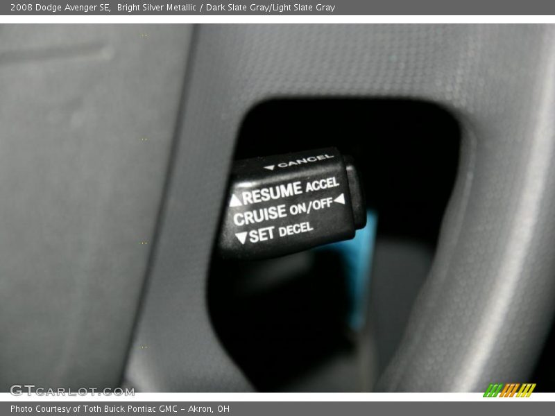 Bright Silver Metallic / Dark Slate Gray/Light Slate Gray 2008 Dodge Avenger SE