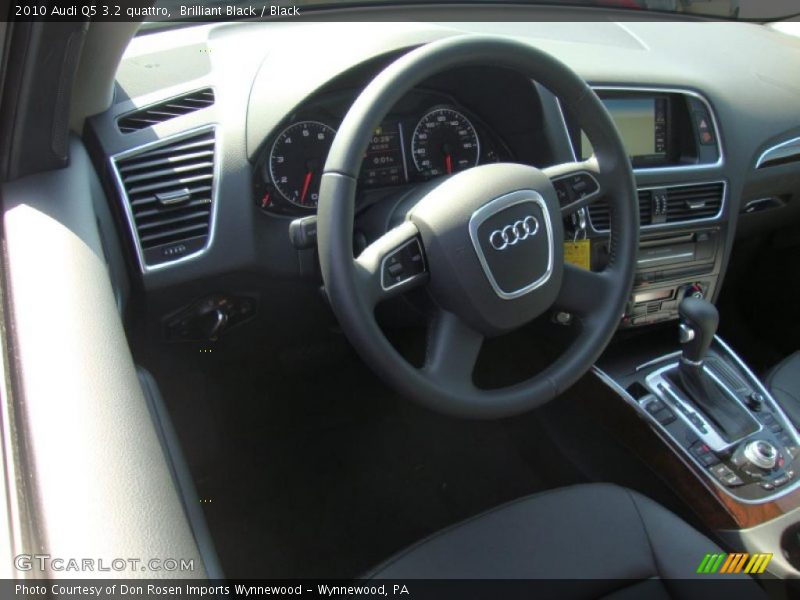 Brilliant Black / Black 2010 Audi Q5 3.2 quattro