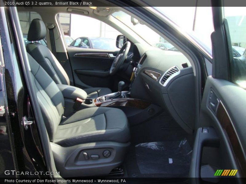 Brilliant Black / Black 2010 Audi Q5 3.2 quattro