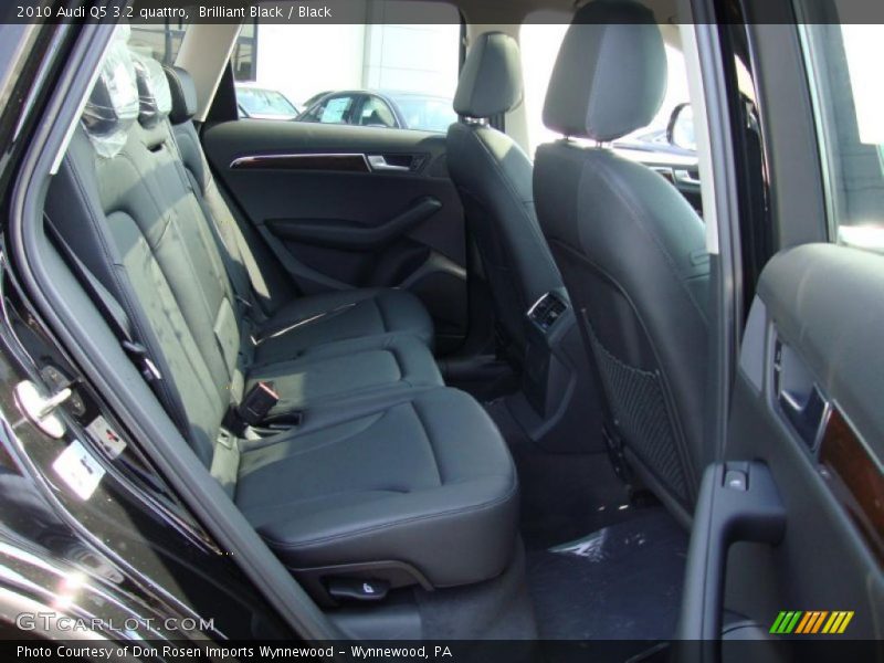 Brilliant Black / Black 2010 Audi Q5 3.2 quattro