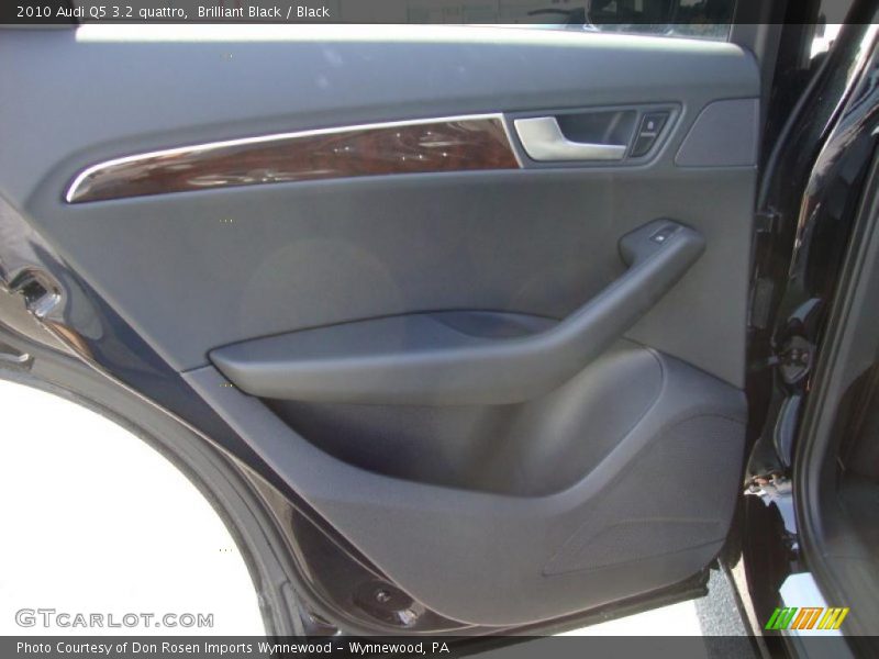 Brilliant Black / Black 2010 Audi Q5 3.2 quattro