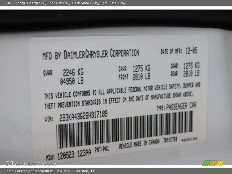 Stone White / Dark Slate Gray/Light Slate Gray 2006 Dodge Charger SE
