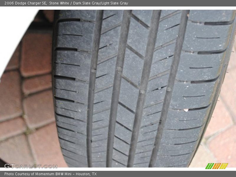 Stone White / Dark Slate Gray/Light Slate Gray 2006 Dodge Charger SE