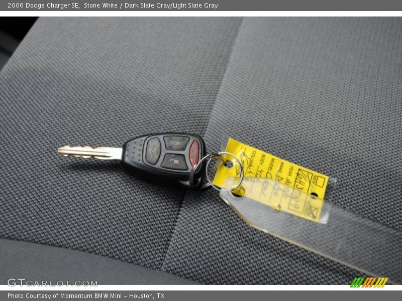 Stone White / Dark Slate Gray/Light Slate Gray 2006 Dodge Charger SE