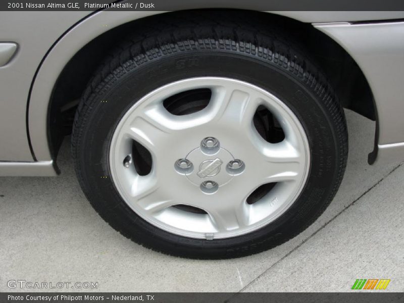 Platinum Metallic / Dusk 2001 Nissan Altima GLE
