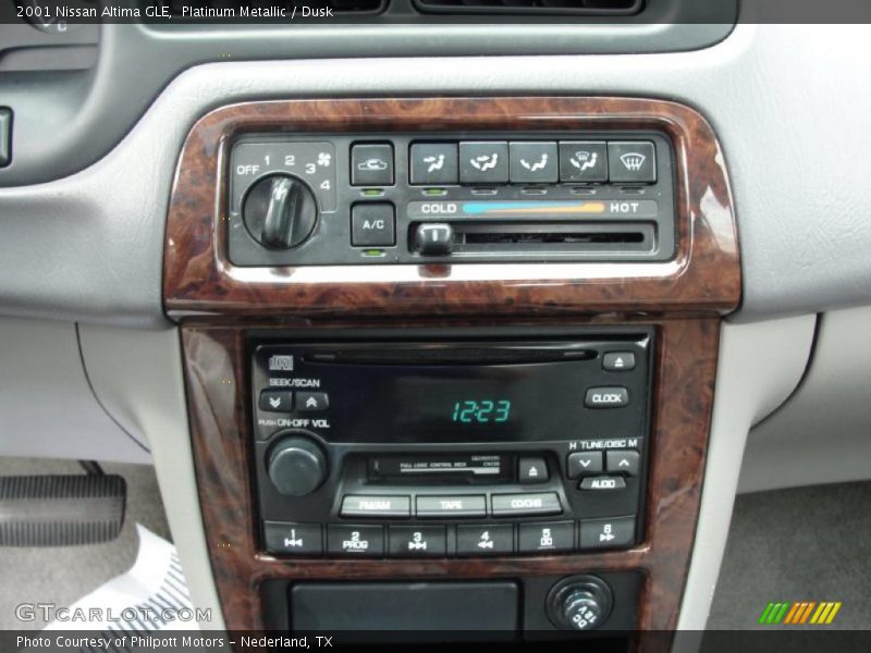 Platinum Metallic / Dusk 2001 Nissan Altima GLE