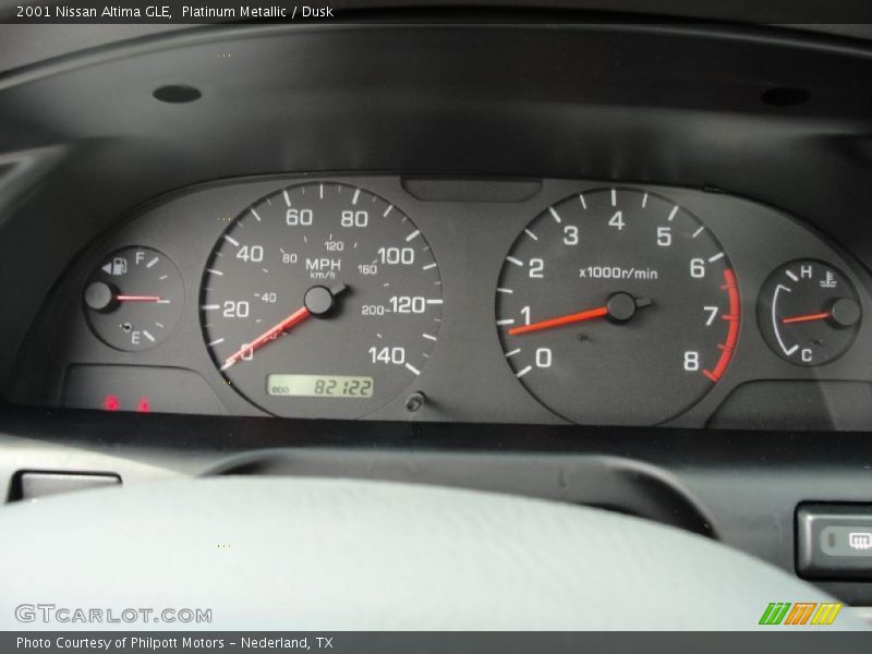 Platinum Metallic / Dusk 2001 Nissan Altima GLE