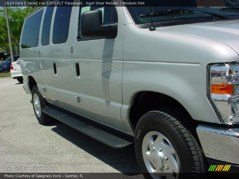 Ingot Silver Metallic / Medium Flint 2010 Ford E Series Van E350 XLT Passenger