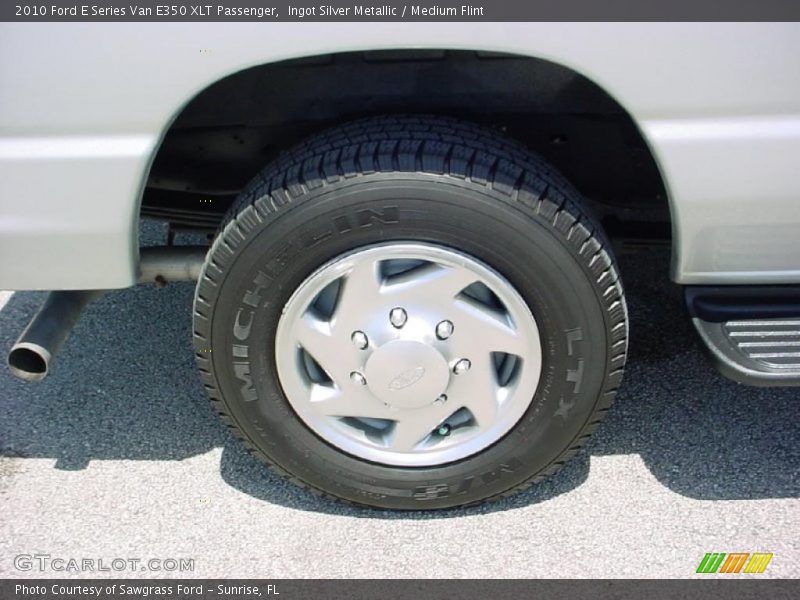 Ingot Silver Metallic / Medium Flint 2010 Ford E Series Van E350 XLT Passenger