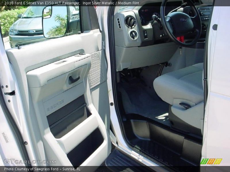 Ingot Silver Metallic / Medium Flint 2010 Ford E Series Van E350 XLT Passenger
