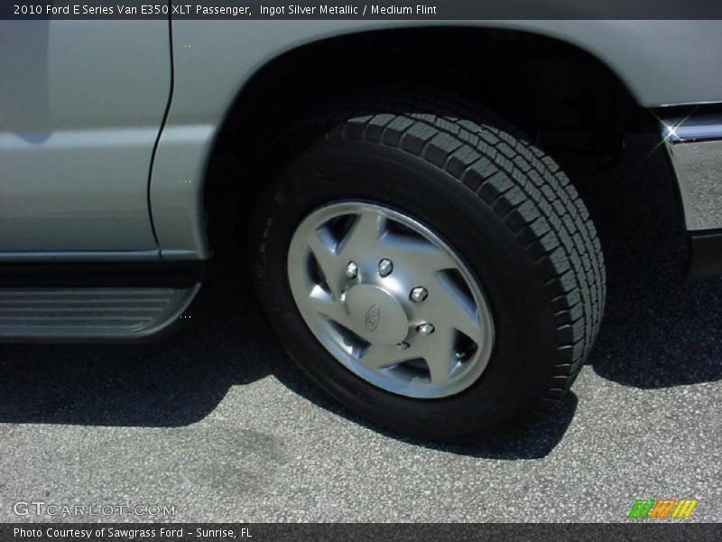 Ingot Silver Metallic / Medium Flint 2010 Ford E Series Van E350 XLT Passenger