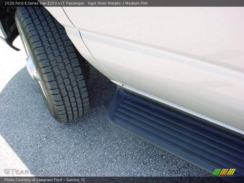 Ingot Silver Metallic / Medium Flint 2010 Ford E Series Van E350 XLT Passenger