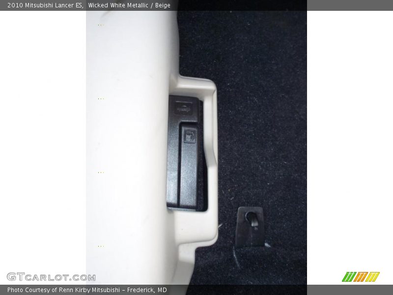 Wicked White Metallic / Beige 2010 Mitsubishi Lancer ES
