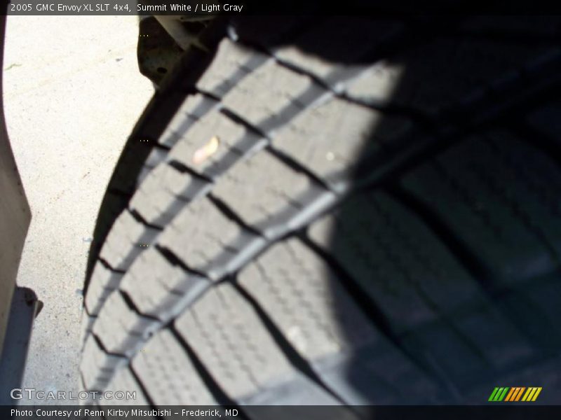 Summit White / Light Gray 2005 GMC Envoy XL SLT 4x4