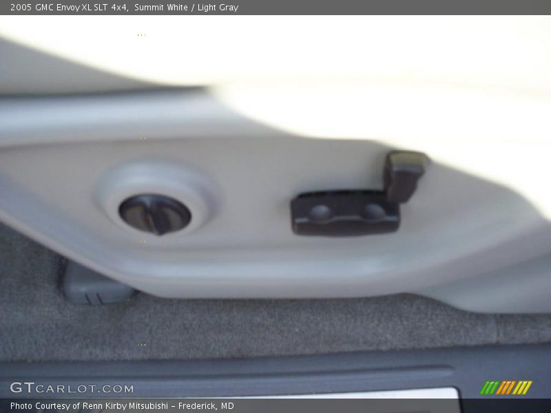 Summit White / Light Gray 2005 GMC Envoy XL SLT 4x4
