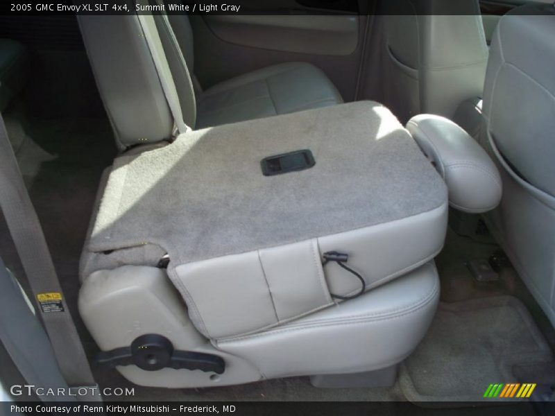 Summit White / Light Gray 2005 GMC Envoy XL SLT 4x4