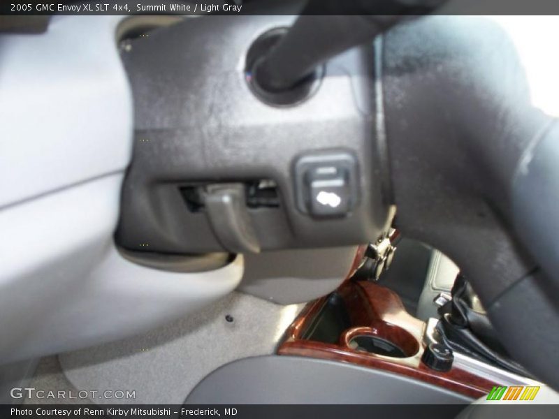 Summit White / Light Gray 2005 GMC Envoy XL SLT 4x4
