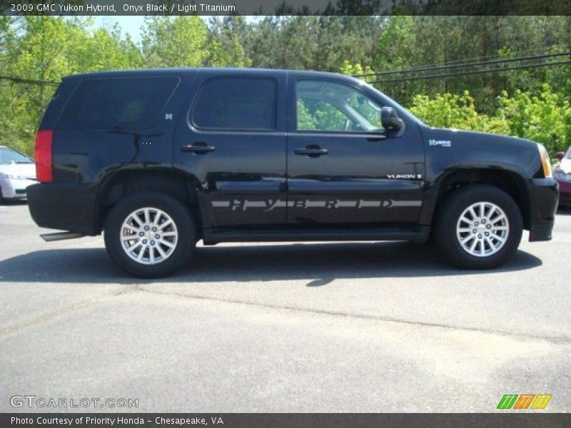 Onyx Black / Light Titanium 2009 GMC Yukon Hybrid