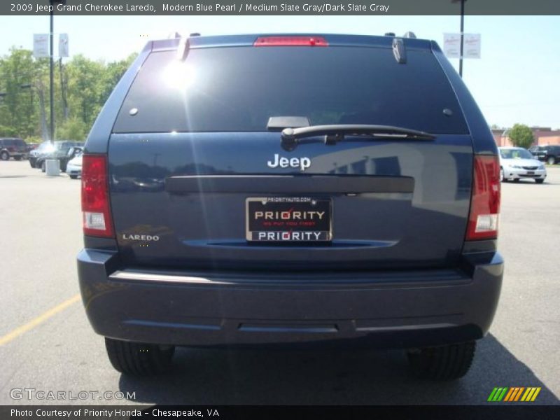 Modern Blue Pearl / Medium Slate Gray/Dark Slate Gray 2009 Jeep Grand Cherokee Laredo