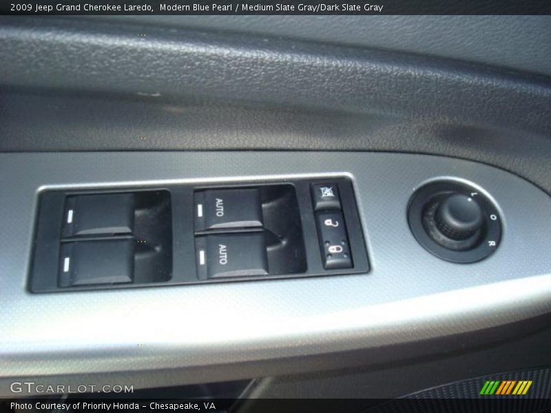 Modern Blue Pearl / Medium Slate Gray/Dark Slate Gray 2009 Jeep Grand Cherokee Laredo