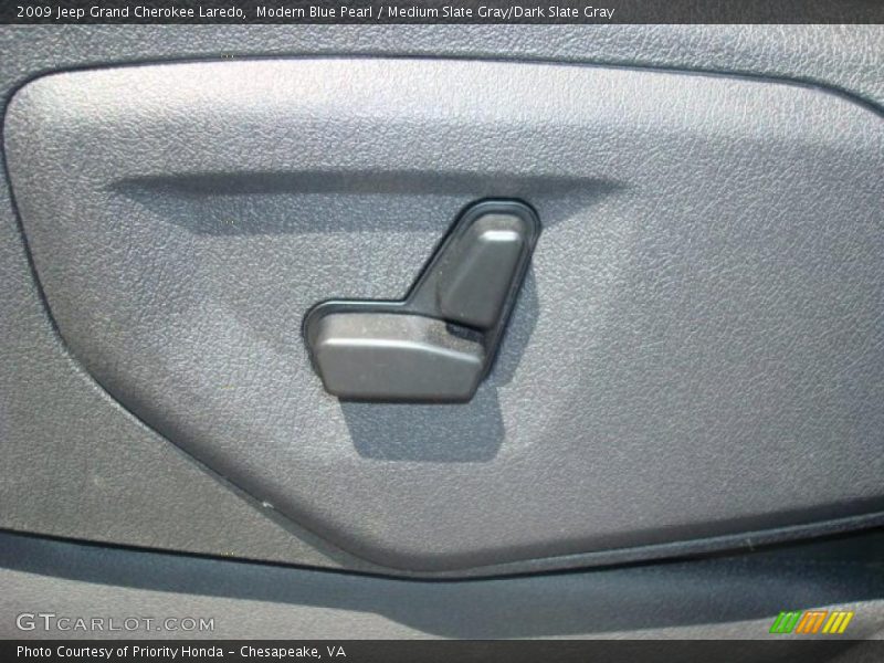 Modern Blue Pearl / Medium Slate Gray/Dark Slate Gray 2009 Jeep Grand Cherokee Laredo