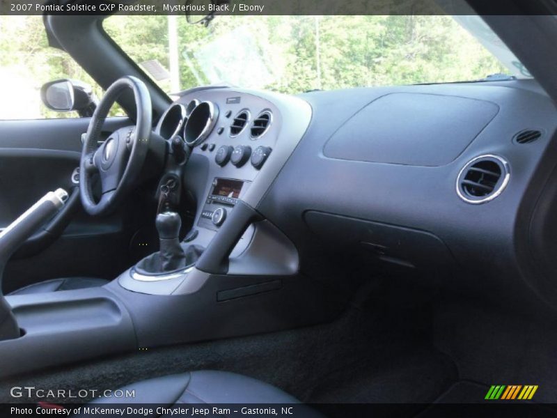 Mysterious Black / Ebony 2007 Pontiac Solstice GXP Roadster
