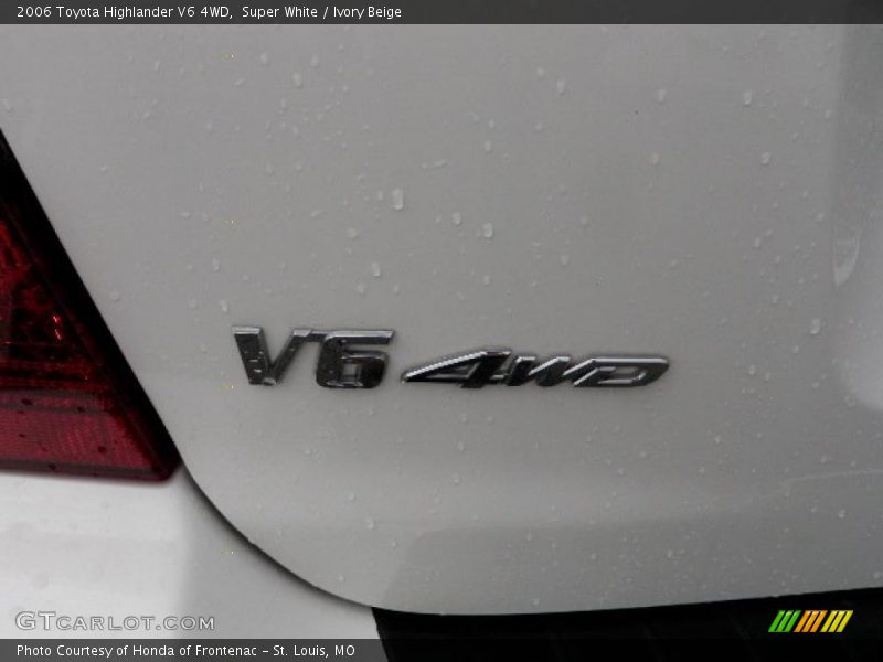 Super White / Ivory Beige 2006 Toyota Highlander V6 4WD