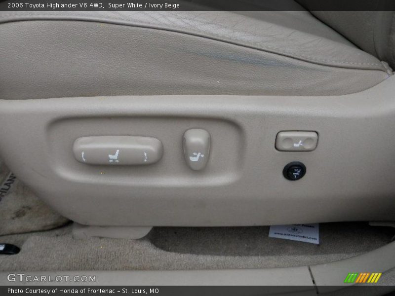 Super White / Ivory Beige 2006 Toyota Highlander V6 4WD