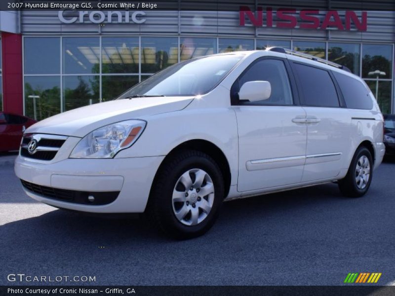 Cosmic White / Beige 2007 Hyundai Entourage GLS
