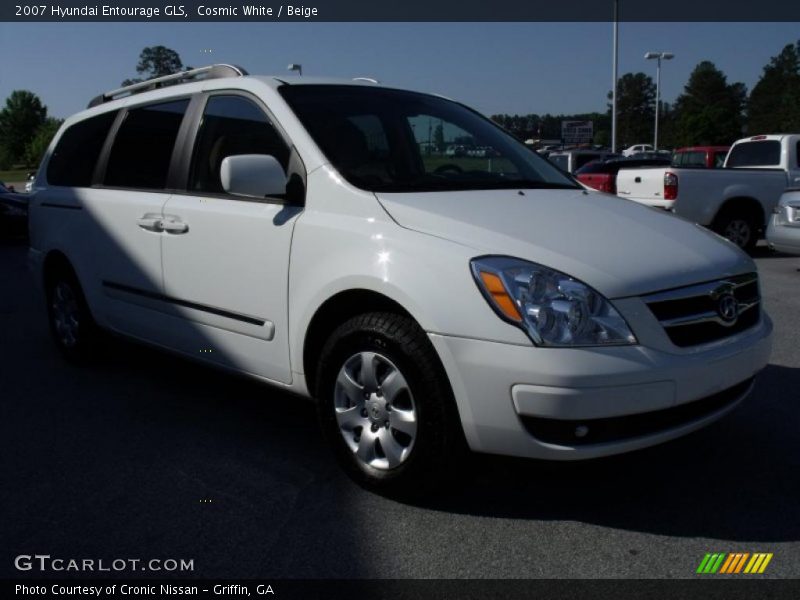 Cosmic White / Beige 2007 Hyundai Entourage GLS