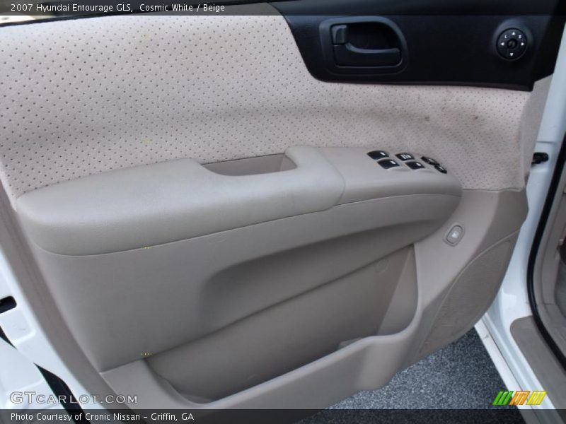 Cosmic White / Beige 2007 Hyundai Entourage GLS