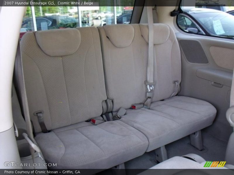 Cosmic White / Beige 2007 Hyundai Entourage GLS