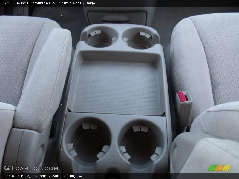 Cosmic White / Beige 2007 Hyundai Entourage GLS
