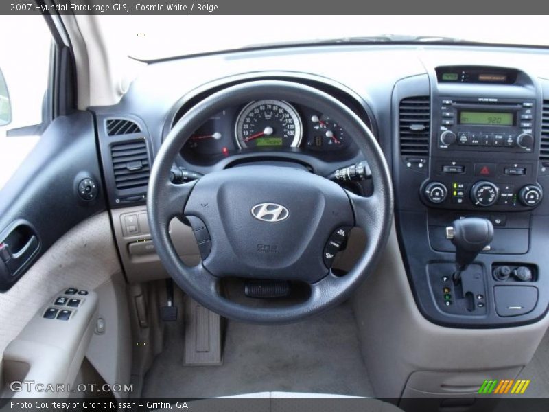 Cosmic White / Beige 2007 Hyundai Entourage GLS