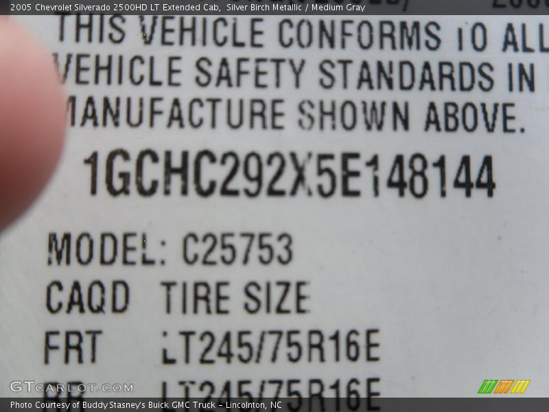 Silver Birch Metallic / Medium Gray 2005 Chevrolet Silverado 2500HD LT Extended Cab