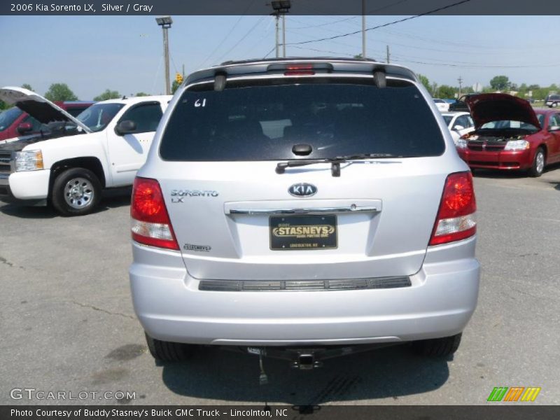 Silver / Gray 2006 Kia Sorento LX