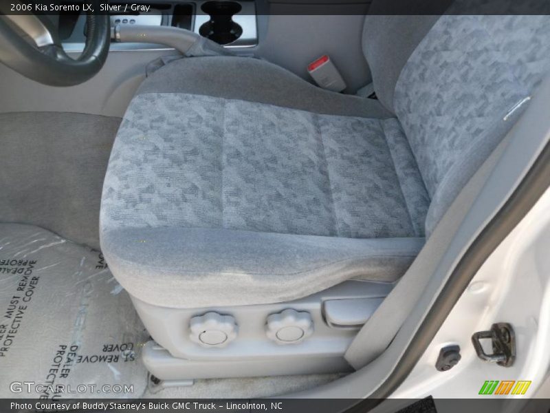 Silver / Gray 2006 Kia Sorento LX